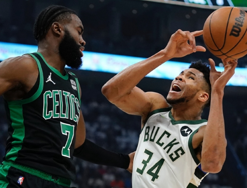 Kaiyun包含莱万多夫斯基爆冷击败雄鹿，败北引爆全场！的词条